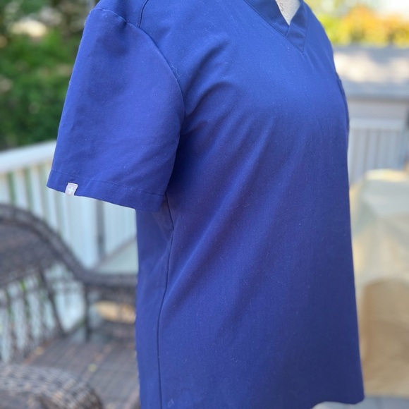 Figs Blue Fitted Short Sleeve Tee Dark Blue Size Small - Picture 5 of 6